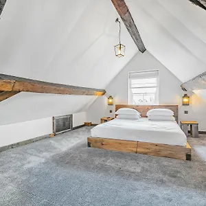 https://apt-rose-on-the-rows.hotelsin-chester.com