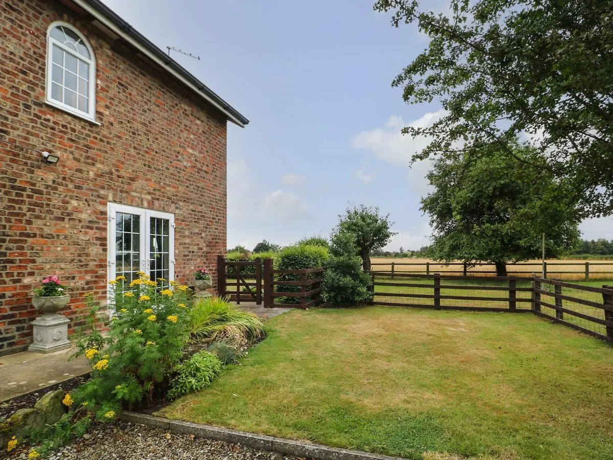 2 Crosslands Villa York